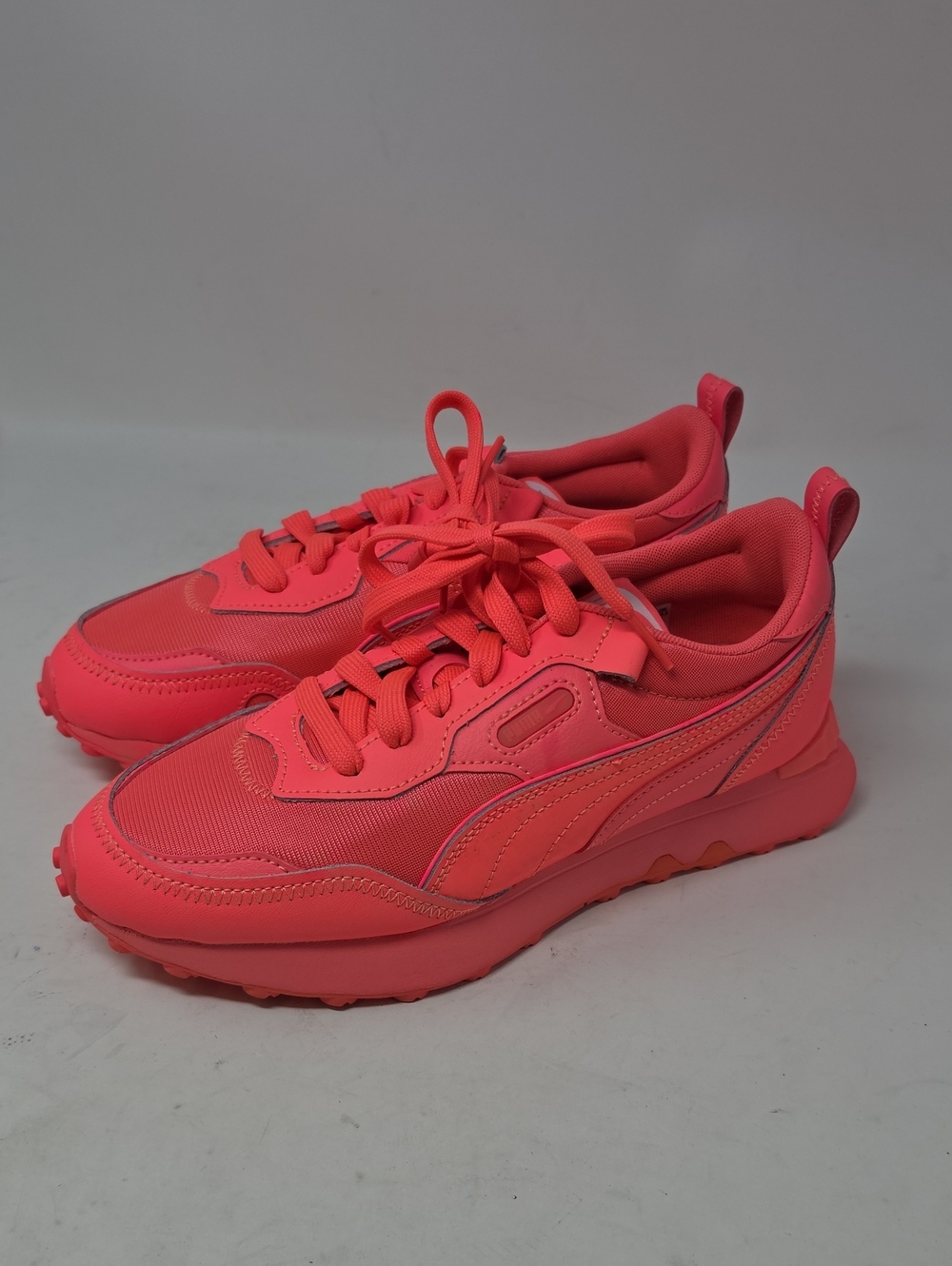 Puma Neon Women’s Coral Pink Athletic Sneakers Size 8